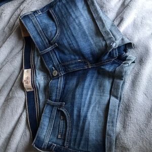 Hollister Low Rise Short-Short